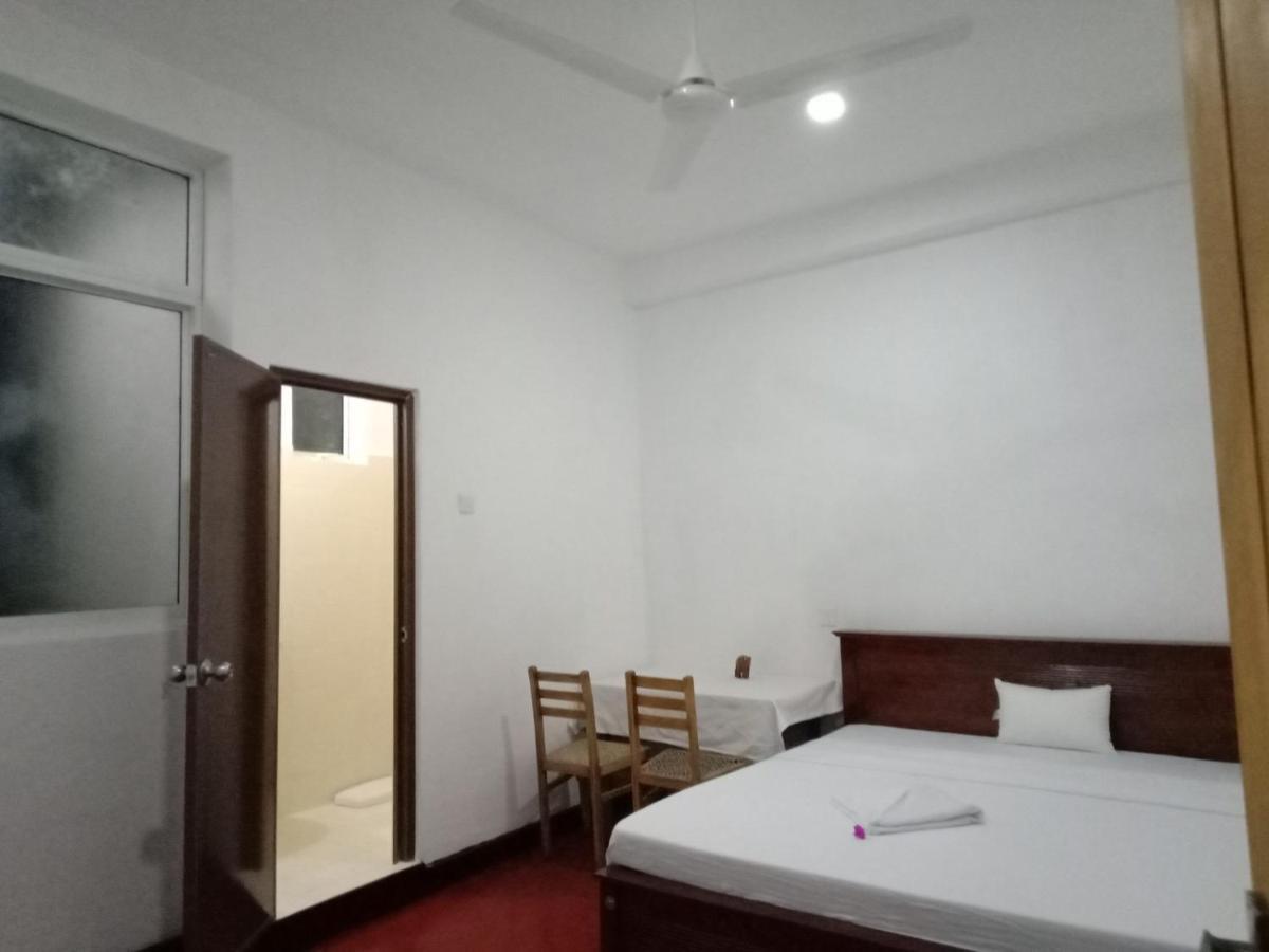 Hotel Yelona Kegalle Exterior foto